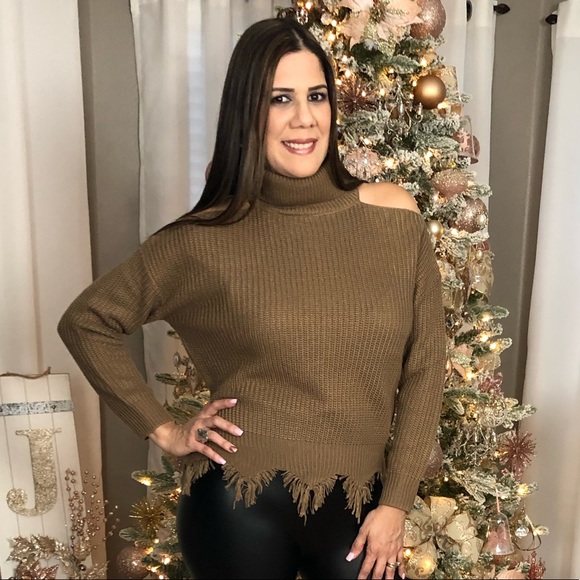 Open Shoulder Sweater - Picture 2 of 2